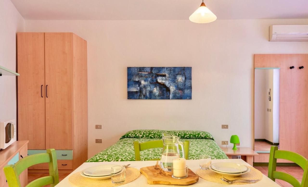 Apartments In Santa Teresa Di Gallura Exterior photo